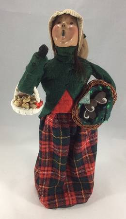 Traditional Assorted Carolers Woman With Basket Of Cookies - Nb814, No Box