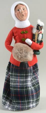 Traditional Assorted Carolers Woman With Nutcracker & Muff - No Box Nb1175