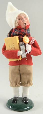 Traditional Assorted Carolers Shopper Boy With Package & Candy - No Box Nb1253