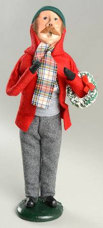 Traditional Assorted Carolers Man With Wreath-Red Coat - Nb1367, No Box