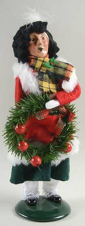 Traditional Assorted Carolers Teen Girl With Wreath-Red Coat - No Box Nb1499