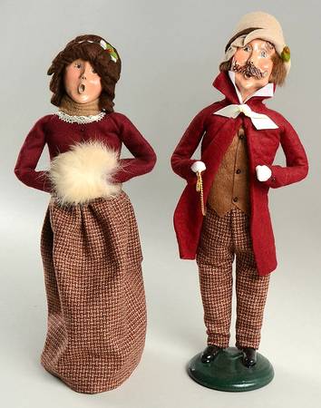 Traditional Assorted Carolers Man And Woman-Burgundy Outfit - No Box Nb1469