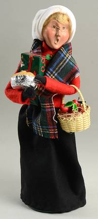 Traditional Assorted Carolers Shopper Woman With Pie-Gifts-Apples - Nb809, No Box