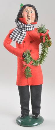 Traditional Assorted Carolers Man With Garland-Red Coat - No Box Nb1562