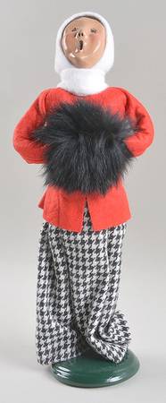 Traditional Assorted Carolers Woman With Muff-Red Coat Houndstooth Ski - No Box Nb1535