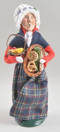 Traditional Assorted Carolers Shopper Grandmother With Bread And Cooki - Nb916, No Box