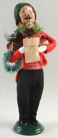 Traditional Assorted Carolers Shopper Man With Wreath-Wood-Pinecones - Without Box Nb667