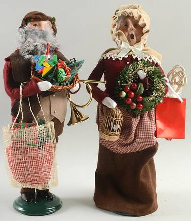 Traditional Assorted Carolers Shopper Grandparents-Brown And Burgunry - No Box