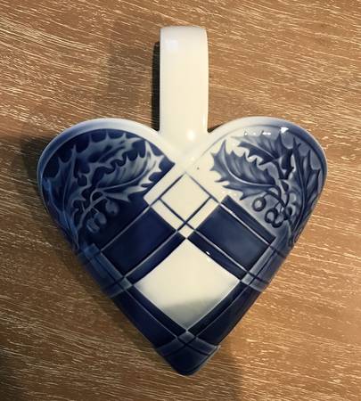 Bing & Grondahl Giftware Heart Vase - No Box