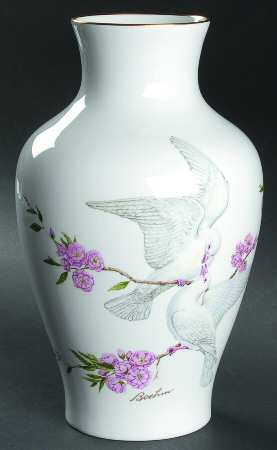 Boehm Giftware Tranquility Vase - Boxed