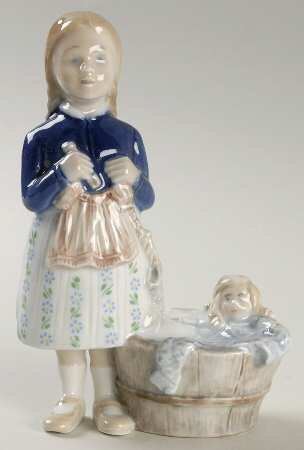 Children's Day-Figurine Wash Day - Boxed