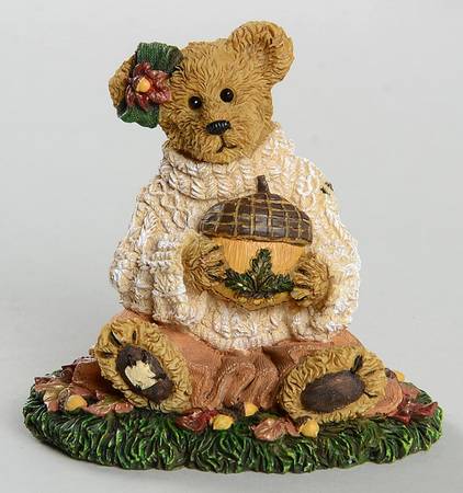 The Bearstone Collection Cornelia Autumnbeary-Acorns Galore - Boxed