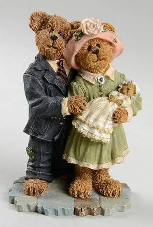 The Bearstone Collection James & Kathleen With Baby Blessings - With Box Bx367