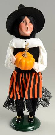 Halloween Witches Witch With Pumpkin - No Box