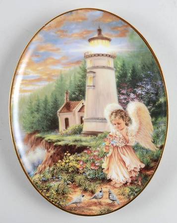 An Angels Light A Little Love Lights The Heart - No Box