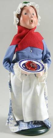 Williamsburg Colonial Girl With Cranberry Mold  - No Box