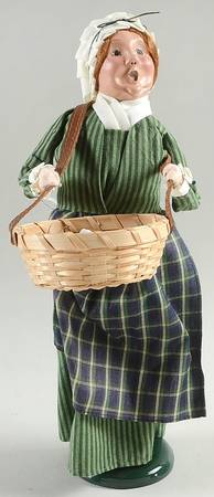 Williamsburg Tavern Woman With Basket Of Crabs - No Box