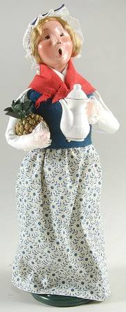 Williamsburg Woman With Coffee Pot And Pineapple - No Box