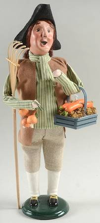 Williamsburg Spring Man-Farmer With Carrots - No Box
