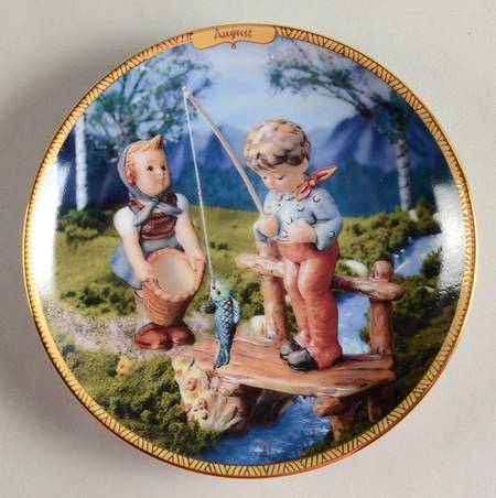 Hummel Seasons of Joy Calendar August - No Box