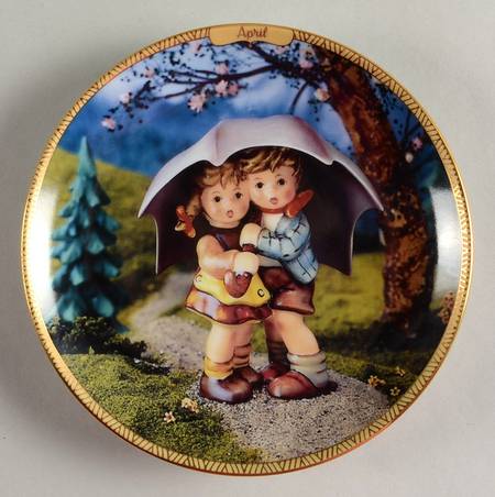 Hummel Seasons of Joy Calendar April - No Box