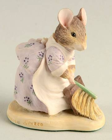 Beatrix Potter Hunca Munca Sweeping - Boxed