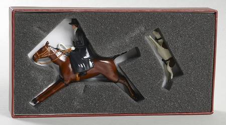 The Hunt-Heritage Collection Huntswoman Mounted And Hound - Boxed