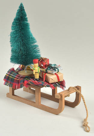 Accessories Sled With Tree & Presents - No Box