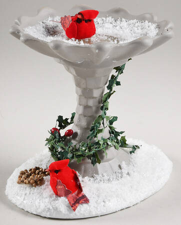 Accessories Bird Bath With Cardinals - No Box