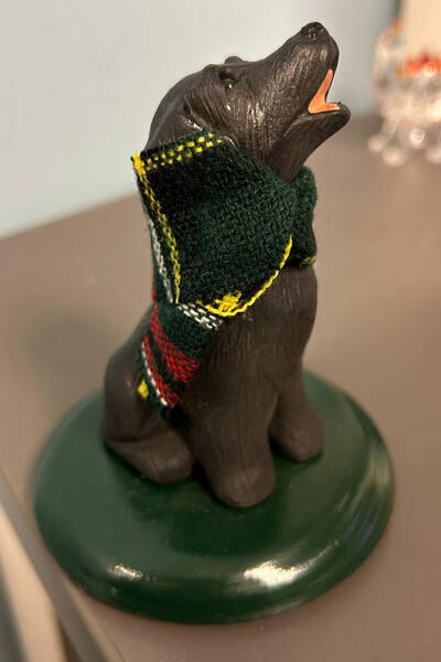 Singing Dogs Chocolate Labrador W/ Scarf - No Box