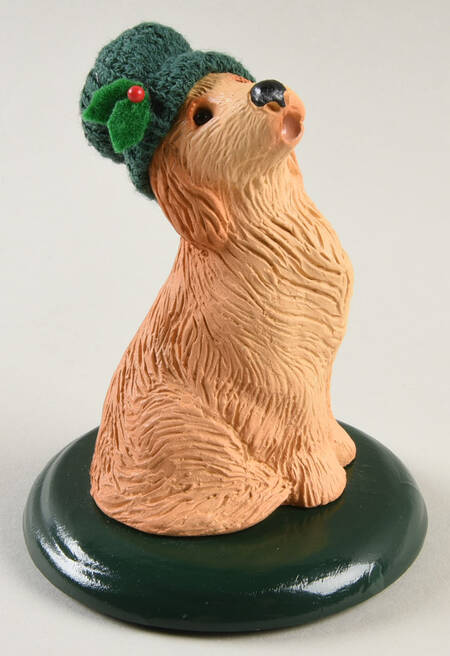 Singing Dogs Golden Retriever W/ Green Hat - No Box
