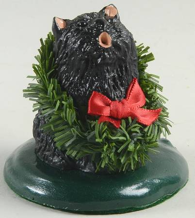 Singing Dogs Black Dog With Wreath - No Box
