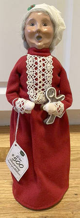 Santa & Mrs Claus Mrs Claus With Gingerbread Man - No Box
