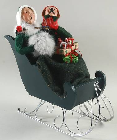 Winter Outdoor Activities Couple In Sleigh-Green Blanket - No Box