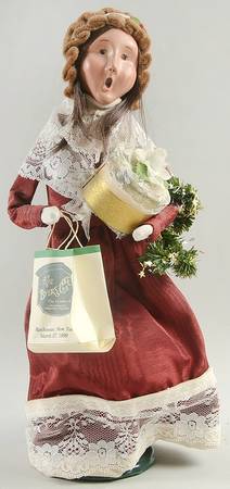 Victorian Assorted Carolers Woman With Gift Box And Bag - No Box