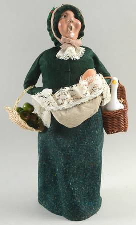 Victorian Assorted Carolers Jolly Shopper Woman - Green - No Box