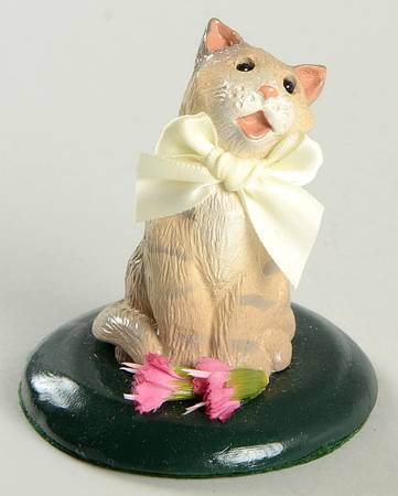 Singing Cats Silver Tabby Cat With Flowers - No Box
