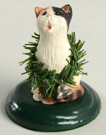 Singing Cats Cat With Wreath & Bell - No Box