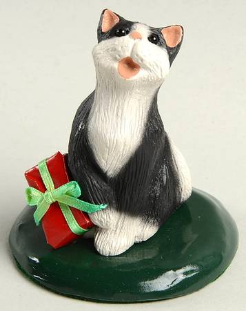 Singing Cats Tuxedo Cat With Gift Box - No Box