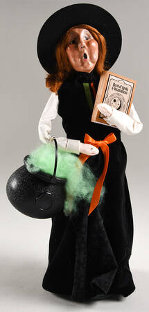 Halloween Witches Witch With Spellbook - No Box 60