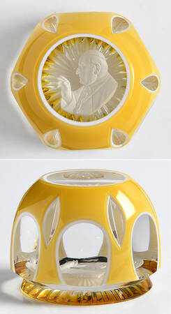 Sulphide Paperweight Pope John Xxiii-Yellow Overlay Golden - Boxed