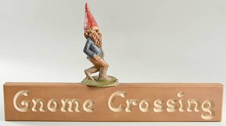 Tom Clark Gnomes Gnome Crossing-Sign - No Box