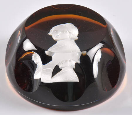 Cristal D' Albert Paperweight Jenny Lind - Boxed
