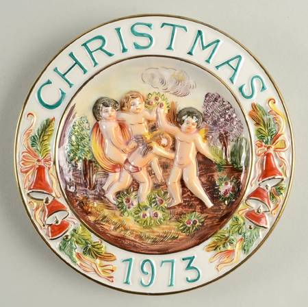 Capodimonte Christmas Plate Bells And Holly - No Box