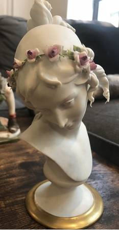 Cappe Figurines Lady Bust With Pink Flowers - No Box