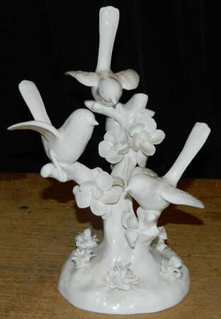 Bird Figurines Wrens - All White - No Box