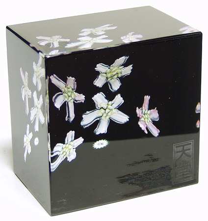 Caithness Paperweight Heaven - With Box Bx337
