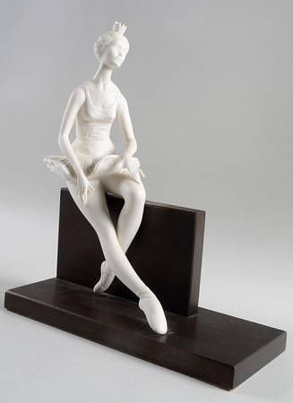 Ballet On Cue-Bisque - No Box