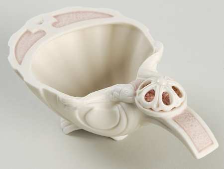 Cybis Figurines Bonbonniere Baptismal Shell - No Box