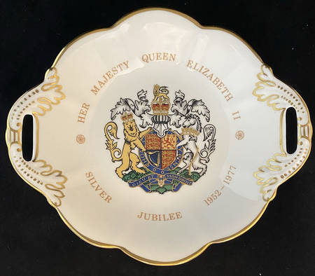 Coalport Royalty Giftware Queen Elizabeth Ii-Silver Jubilee - No Box